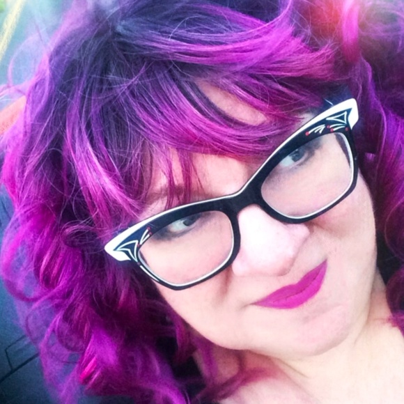 Meet your Posher, Catherine - Picture 2 of 2